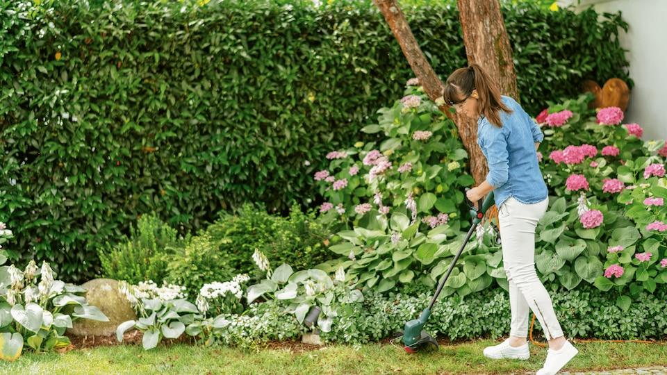 Bosch Home and Garden EasyGrassCut 23 Elektro Rasentrimmer