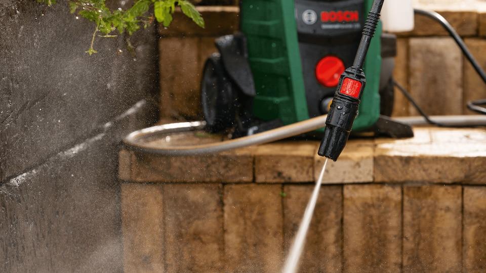 Bosch UniversalAquatak 135